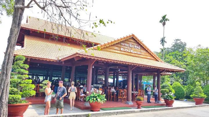 Khám Phá Nhà Hàng Bến Đình – Ẩm Thực Địa Đạo Củ Chi