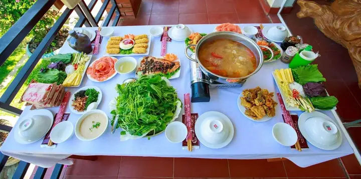 Khám Phá 10 Nhà Hàng Cá Hồi Mộc Châu Ngon Nhất Cho Du Khách