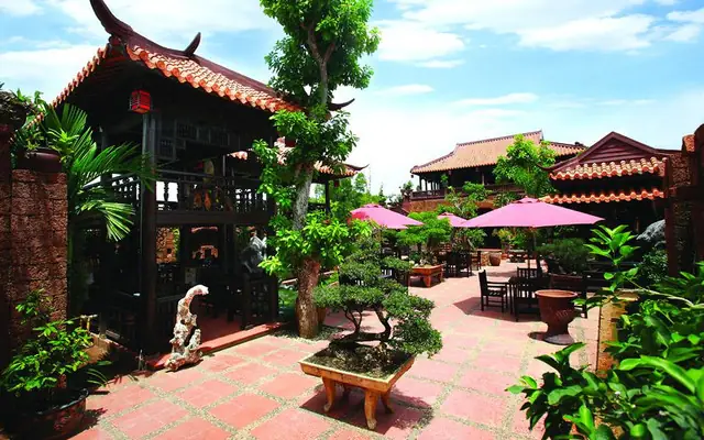 Khám Phá Nhà Hàng‑café Cổ Gia Quý – Ẩm Thực Hai Miền Trung Khám Phá Nhà Hàng‑café Cổ Gia Quý – Ẩm Thực Hai Miền Trung