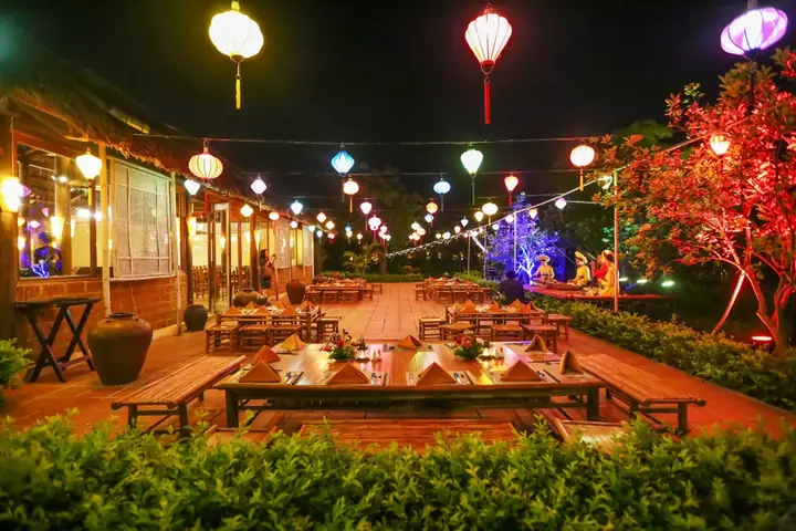 Khám Phá Top 7 Nhà Hàng Chợ Quê Ninh Bình – Địa Chỉ, Giá Và Không Gian