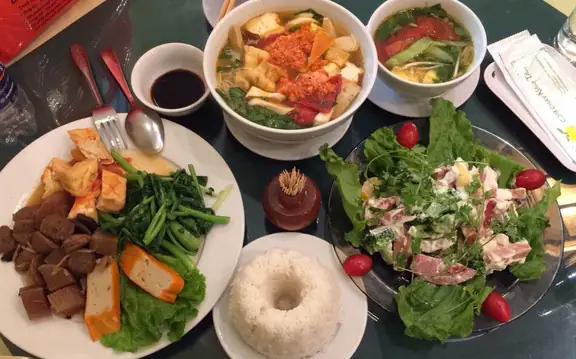 Review Chi Tiết Nhà Hàng Cơm Chay Nàng Tấm: Trải Nghiệm Ẩm Thực Chay Đậm Đà Ở Trung Tâm Hà Nội Review Chi Tiết Nhà Hàng Cơm Chay Nàng Tấm: Trải Nghiệm Ẩm Thực Chay Đậm Đà Ở Trung Tâm Hà Nội