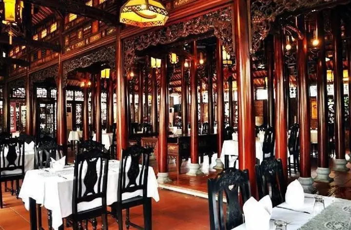 Khám Phá Nhà Hàng Khải Hoàn – Địa Chỉ Cơm Niêu Chuẩn Vị Huế
