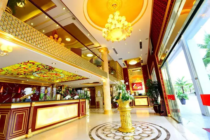 Nhà Hàng Cua Vàng Bãi Cháy: Thực Đơn, Giá, Địa Chỉ Chi Tiết