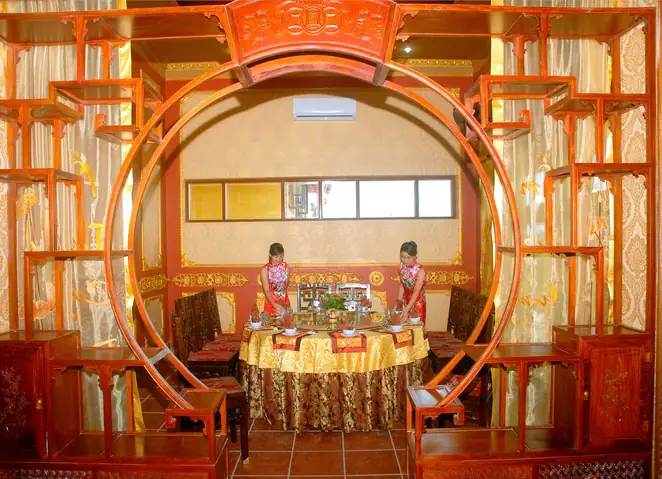 Nhà Hàng Ngọc Minh: Trải Nghiệm Ẩm Thực Cung Đình Ninh Bình