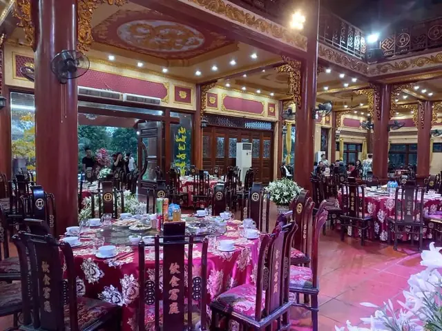 Nhà Hàng Ngọc Minh: Trải Nghiệm Ẩm Thực Cung Đình Ninh Bình Nhà Hàng Ngọc Minh: Trải Nghiệm Ẩm Thực Cung Đình Ninh Bình