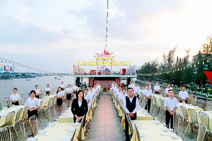 Khám Phá Nhà Hàng Du Thuyền Cần Thơ: Ẩm Thực & Trải Nghiệm Khám Phá Nhà Hàng Du Thuyền Cần Thơ: Ẩm Thực & Trải Nghiệm
