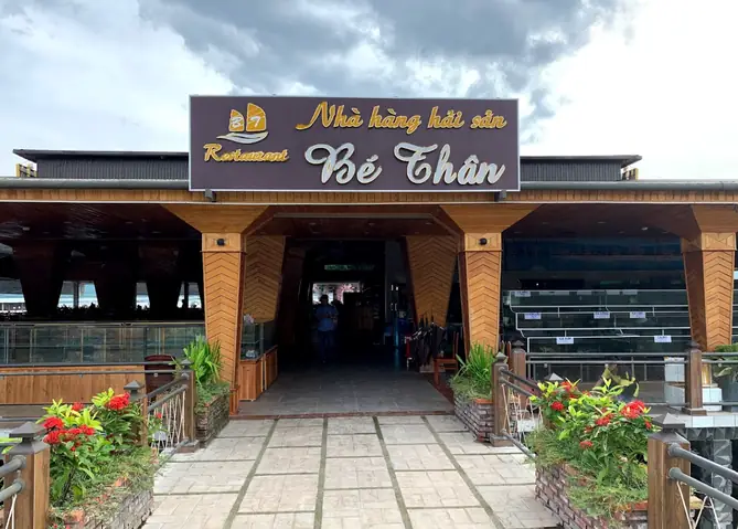 Khám Phá Nhà Hàng Hải Sản Bé Thân Lăng Cô – Địa Chỉ, Menu, Giá