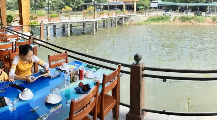 Khám Phá Nhà Hàng Hải Sản Bé Thân Lăng Cô – Địa Chỉ, Menu, Giá