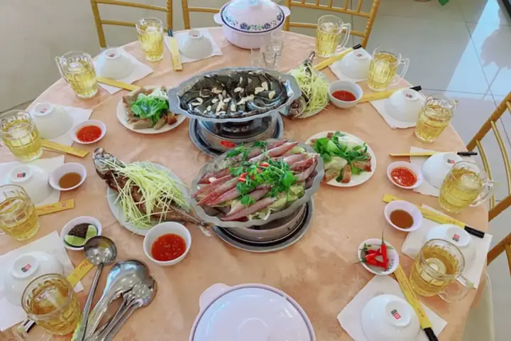 Nhà Hàng Hồng Phát Nha Trang: Địa Điểm & Trải Nghiệm
