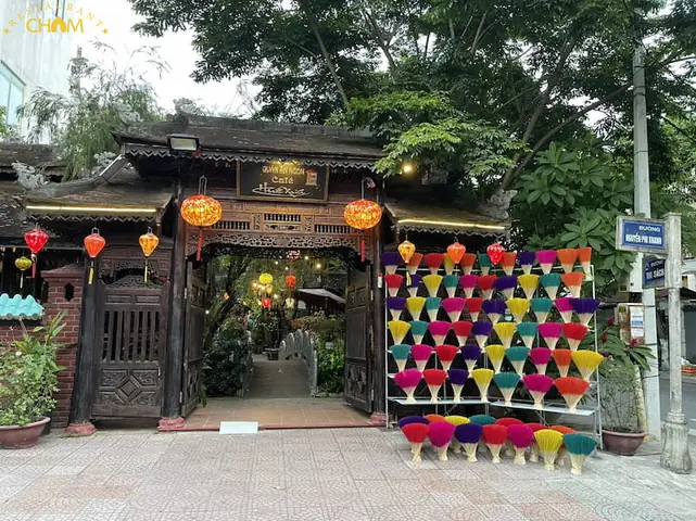 Khám Phá Nhà Hàng Huế Xưa Đà Nẵng: Địa Chỉ, Thực Đơn & Cách Đặt Chỗ Khám Phá Nhà Hàng Huế Xưa Đà Nẵng: Địa Chỉ, Thực Đơn & Cách Đặt Chỗ
