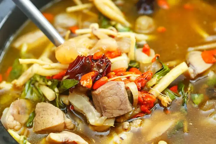 Khám Phá Khoảng Lặng Hương Sen – Nhà Hàng Chay Sang Trọng