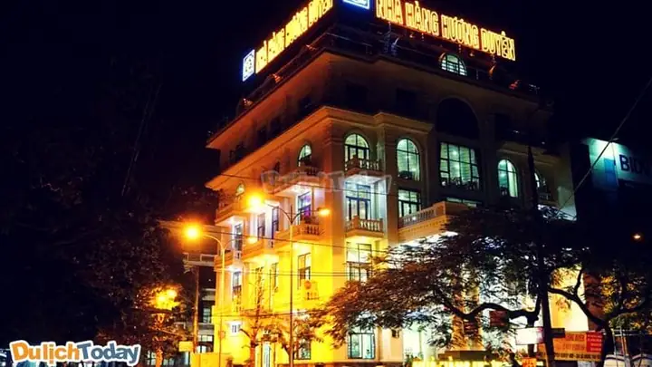 Đánh Giá Nhà Hàng Lan Hương – Hải Sản Tươi Sống Tại Cột 5, Hạ Long