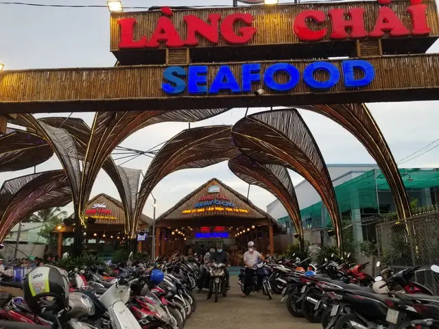 Nhà Hàng Làng Chài Mỹ Tho: Trải Nghiệm Ẩm Thực Đậm Chất Miền Tây Nhà Hàng Làng Chài Mỹ Tho: Trải Nghiệm Ẩm Thực Đậm Chất Miền Tây