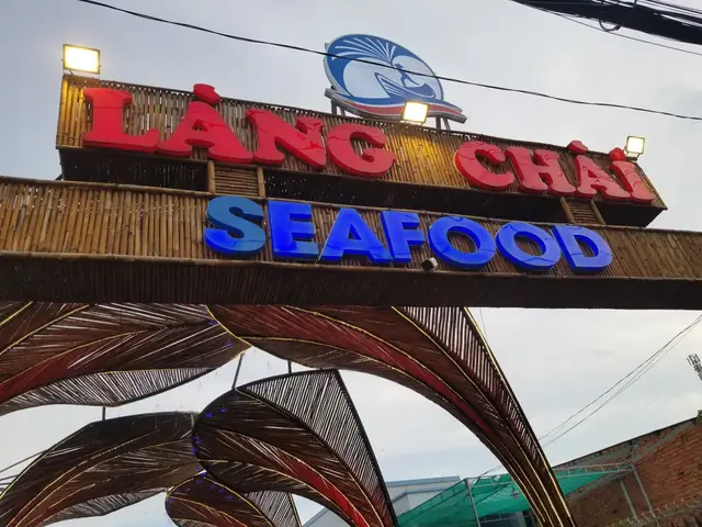Nhà Hàng Làng Chài Mỹ Tho: Trải Nghiệm Ẩm Thực Đậm Chất Miền Tây Nhà Hàng Làng Chài Mỹ Tho: Trải Nghiệm Ẩm Thực Đậm Chất Miền Tây