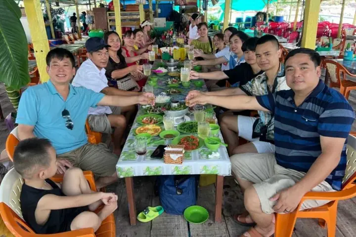 Nhà Hàng Làng Chài Nha Trang – Đánh Giá Chi Tiết, Menu Và Địa Chỉ