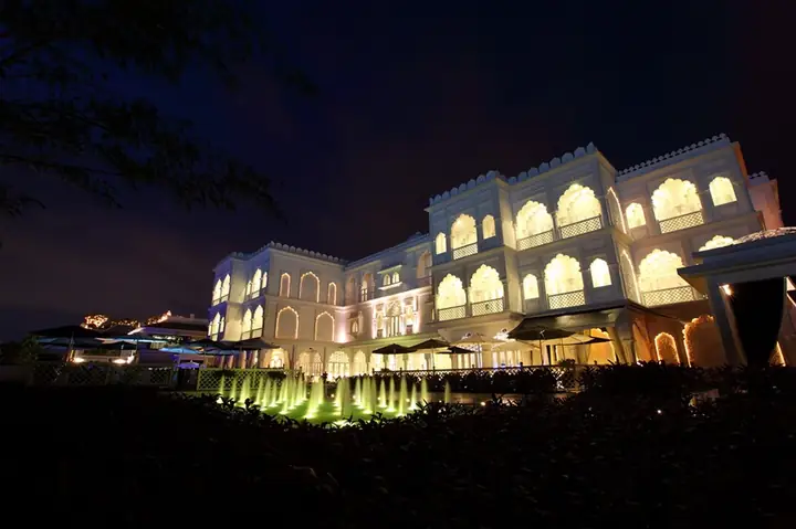 Top 10 Quán Ăn Lâu Đời Sài Gòn: Hương Vị Truyền Thống