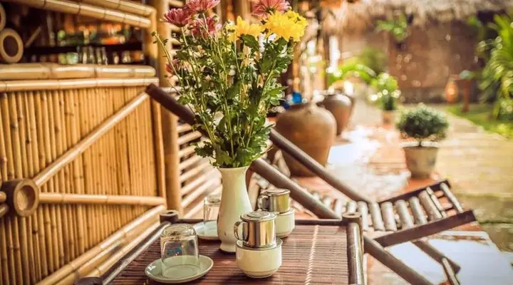 Khám Phá Nhà Hàng Lúa Vàng Ninh Bình: Ẩm Thực Địa Phương