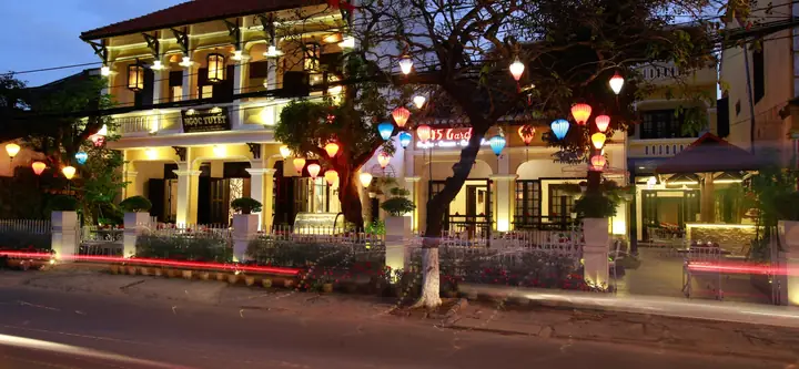 Khám Phá Ngọc Tuyết Restaurant – Nhà Hàng Hải Sản 40 Năm Tại Phố Cổ Hội An