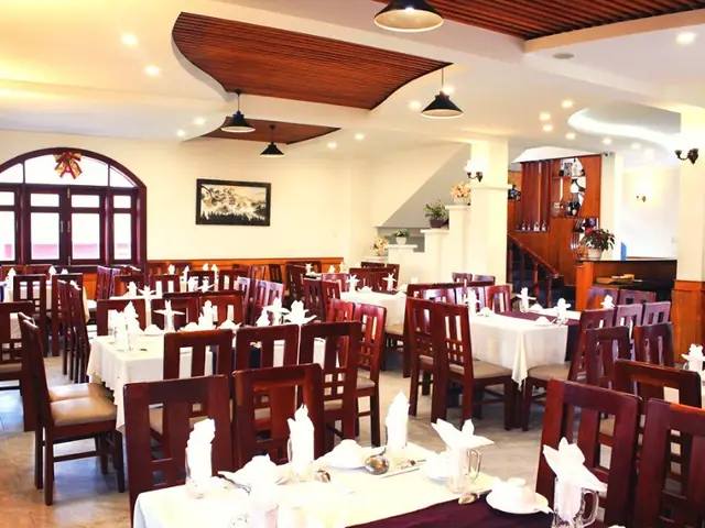 Đánh Giá Hải Sản Nhà Tôi Nha Trang: Món Ngon & Giá Cả Hợp Lý