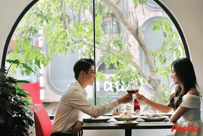 Khám Phá 12 Nhà Hàng Phan Xích Long Ngon Nhất Cho Thực Khách