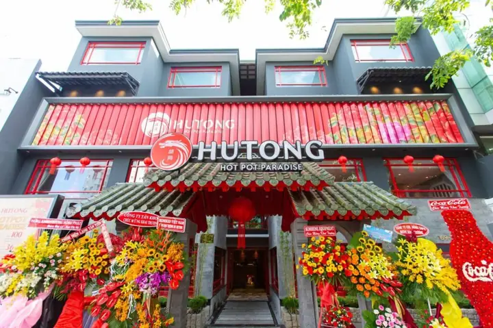 Khám Phá 12 Nhà Hàng Phan Xích Long Ngon Nhất Cho Thực Khách