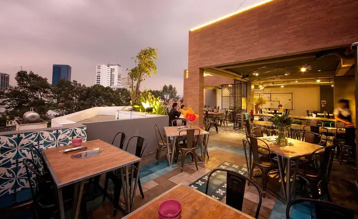 Khám Phá 10 Nhà Hàng View Đẹp Quận 1 Cho Buổi Tối Lãng Mạn