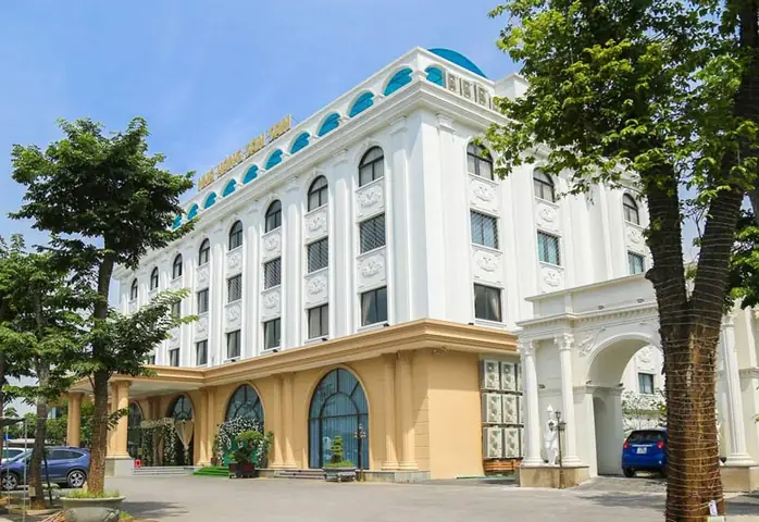 Khám Phá Nhà Hàng San San – Địa Chỉ, Thực Đơn, Giá & Trải Nghiệm