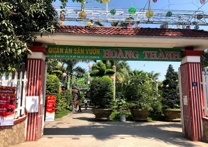 Khám Phá Hoàng Thành Sân Vườn – Địa Chỉ, Menu Và Giá Cả