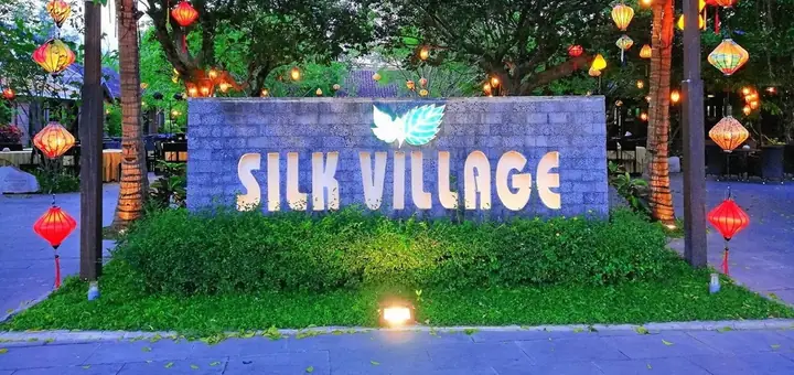 Khám Phá Silk Village Restaurant: Địa Chỉ, Thực Đơn & Đặt Chỗ