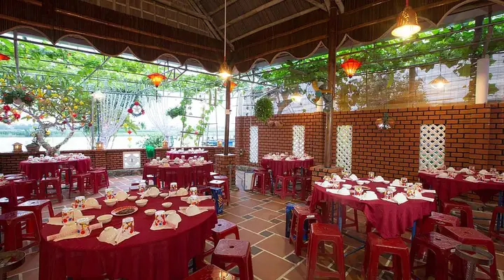 Khám Phá Nhà Hàng Sông Thu Hội An: Thực Đơn, Không Gian & Đánh Giá Khám Phá Nhà Hàng Sông Thu Hội An: Thực Đơn, Không Gian & Đánh Giá