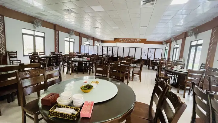Khám Phá Nhà Hàng Tây Bắc Yên Bái: Đặc Sản, Không Gian & Cách Đặt Chỗ