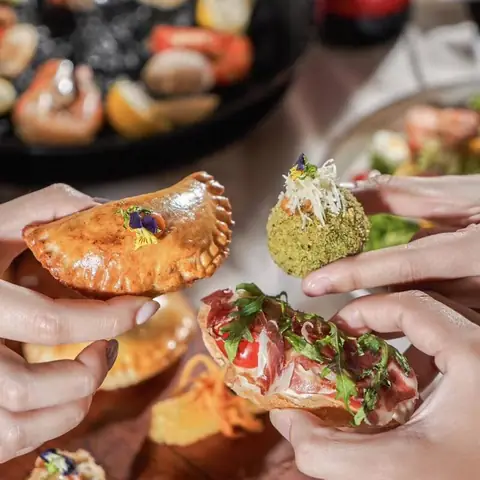 Khám Phá 7 Nhà Hàng Tây Ban Nha Ngon Nhất Tại Tp.hcm