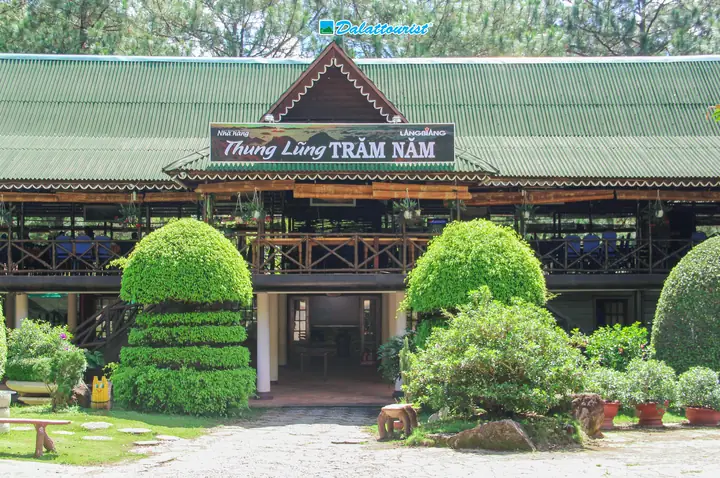 Khám Phá Nhà Hàng Thung Lũng Trăm Năm: Ẩm Thực Tây Nguyên, Vị Trí & Trải Nghiệm