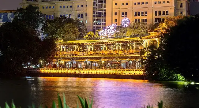 Khám Phá Nhà Hàng Thủy Tạ – Di Sản Ẩm Thực Bên Hồ Gươm