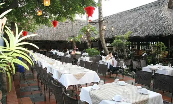 Khám Phá Nhà Hàng Tư Trì: Địa Chỉ, Menu & Cách Đặt Bàn
