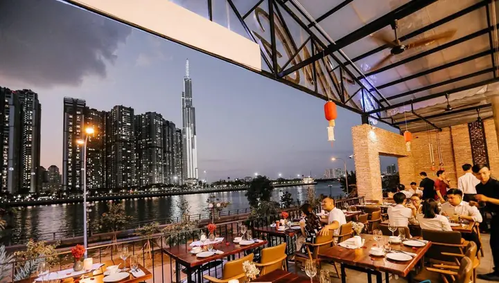 Khám Phá Top 10 Nhà Hàng Ven Sông Quận 2 – View Đẹp, Giá Hợp Lý