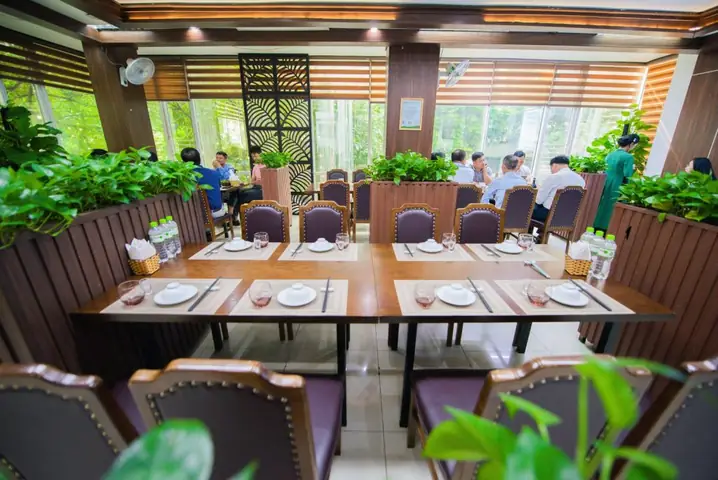 Nhà Hàng Vũ Bảo Cầu Giấy: Địa Chỉ, Menu