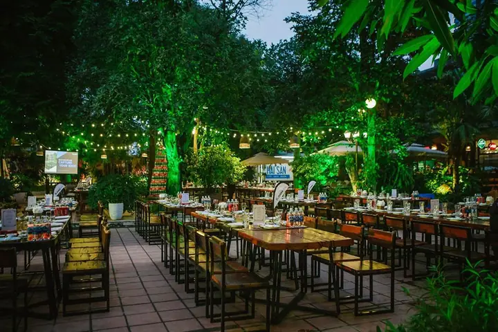 Khám Phá Vườn Bia Hà Nội: Địa Chỉ, Thực Đơn & Cách Đặt Bàn