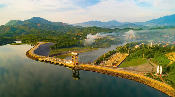 Thác Bà: Công Năng Lịch Sử Và Điểm Đến Du Lịch Đáng Nhớ Tại Quảng Ninh