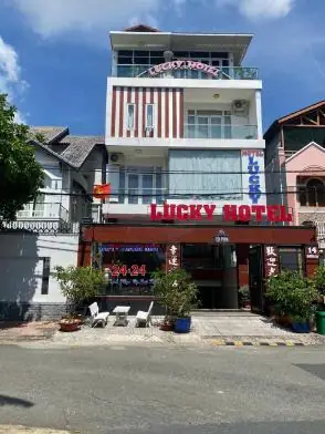 Đánh Giá Nhà Nghỉ Gần Bến Xe Miền Tây: Top Lựa Chọn & Bí Quyết Chọn Phòng