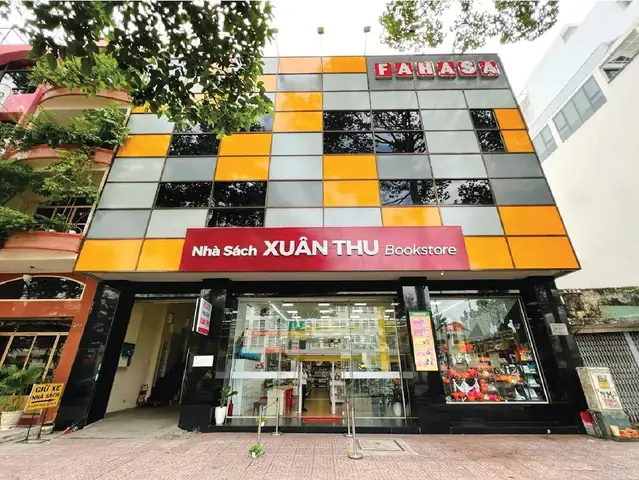 Nhà Sách Mở Cửa Vào Giờ Nào? Cách Tra Cứu Nhanh Chóng & Chính Xác
