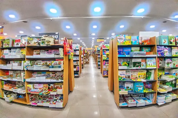 Nhà Sách Nhân Văn Gần Đây: Địa Chỉ Đáng Tin Cậy Cho Độc Giả Yêu Sách