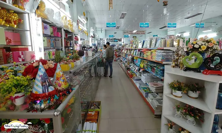 Nhà Sách Tân Tiến Nha Trang – Địa Chỉ Mua Sách Uy Tín Và Đa Dạng