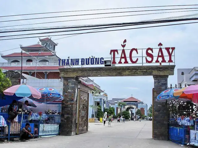 Khám Phá Nhà Thờ Cha Diệp: Địa Chỉ, Lịch Sử, Lưu Ý Hành Hương
