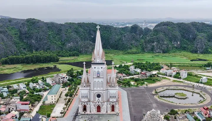 Khám Phá 10 Nhà Thờ Đẹp Nhất Việt Nam Khám Phá 10 Nhà Thờ Đẹp Nhất Việt Nam