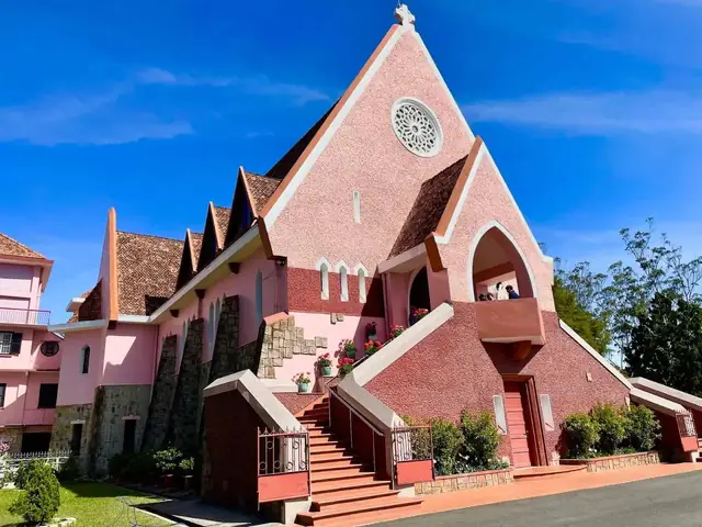 Khám Phá Nhà Thờ Domaine De Marie – Kiến Trúc Pháp Cổ Đà Lạt Khám Phá Nhà Thờ Domaine De Marie – Kiến Trúc Pháp Cổ Đà Lạt