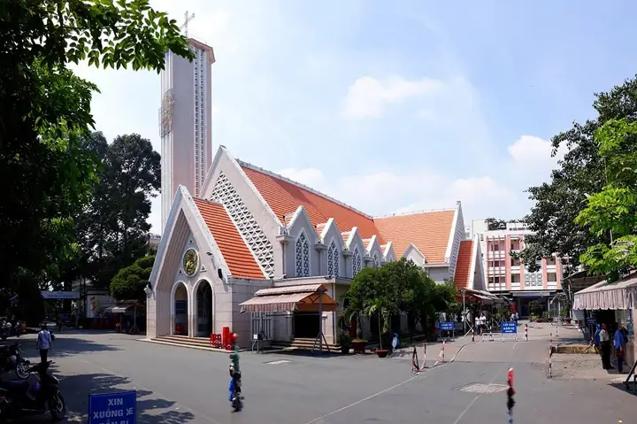 Nhà Thờ Kỳ Đồng: Địa Chỉ, Giờ Lễ & Thông Tin Chi Tiết