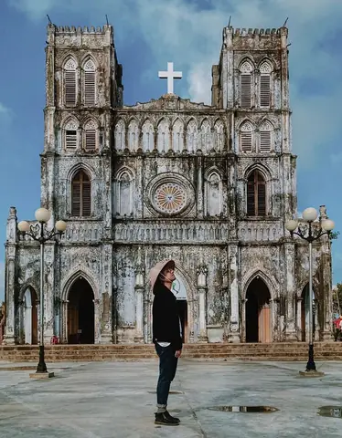 Khám Phá Lịch Sử Và Kiến Trúc Nhà Thờ Mằng Lăng – Di Sản Gothic Phú Yên Khám Phá Lịch Sử Và Kiến Trúc Nhà Thờ Mằng Lăng – Di Sản Gothic Phú Yên
