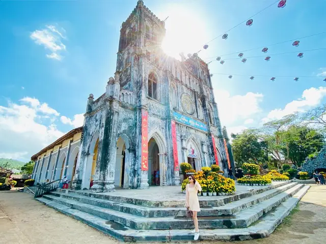Khám Phá Lịch Sử Và Kiến Trúc Nhà Thờ Mằng Lăng – Di Sản Gothic Phú Yên Khám Phá Lịch Sử Và Kiến Trúc Nhà Thờ Mằng Lăng – Di Sản Gothic Phú Yên