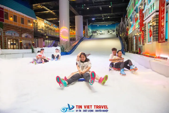 Khám Phá Snow Town Sài Gòn: Hướng Dẫn Mua Vé Và Trải Nghiệm